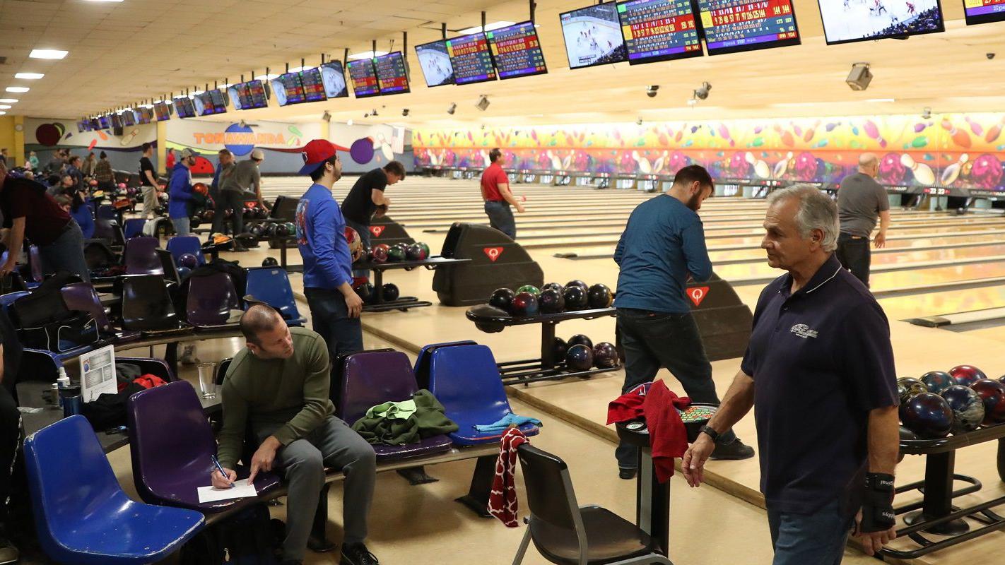 Strikes Spares And Beer Bowling Remains A Favored Cultural Pastime In Buffalo Entertainment Buffalonews Com