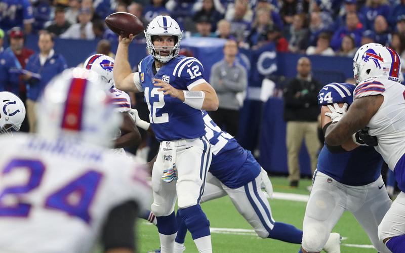 Indianapolis Colts quarterback Andrew Luck (12) celebrate a game
