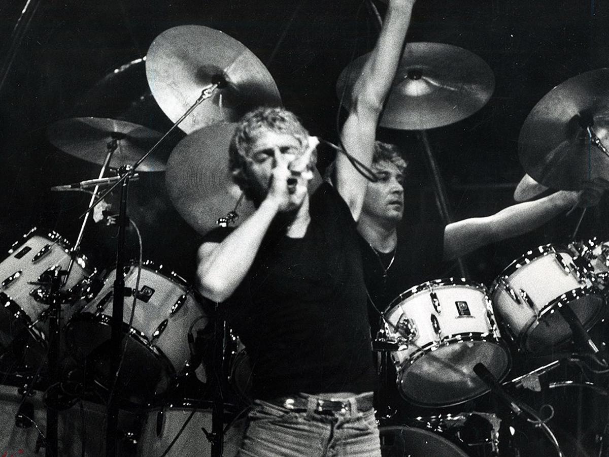 40 Years Ago The Who Show Went On In Buffalo After Cincinnati Tragedy Pete Townshend Still Regrets It Local News Buffalonews Com