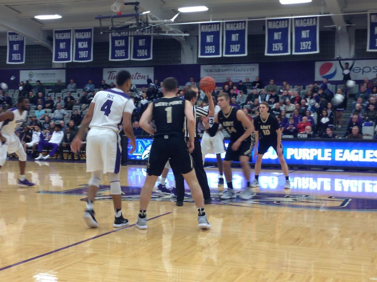 Niagara Men S Basketball Shows Its More Than The Scott And Dukes