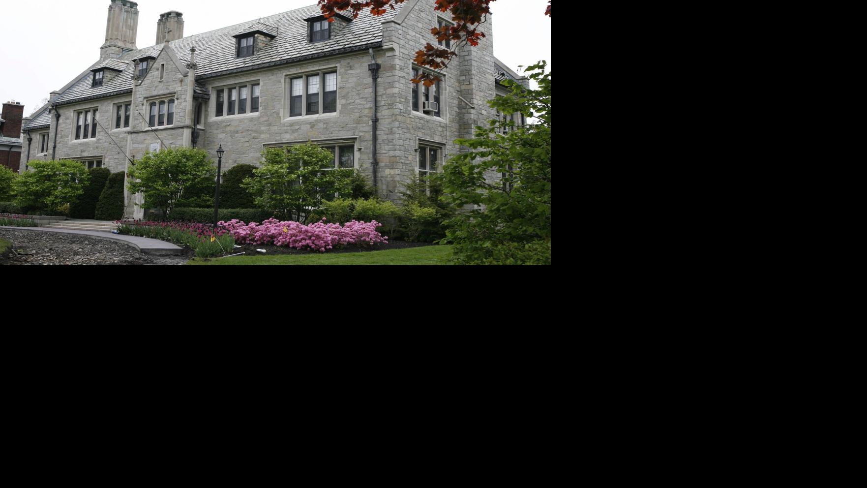 New Pope S Simple Lifestyle Spurs Debate About Bishop S Mansion