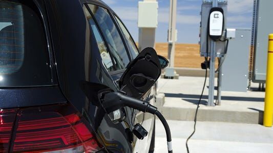 New York Utilities Push For 50 000 Ev Charging Plugs Statewide By 2025 Business Local Buffalonews Com