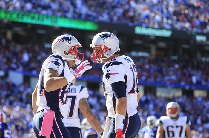 Brady Leads Pats To 37-22 Win Over Bills