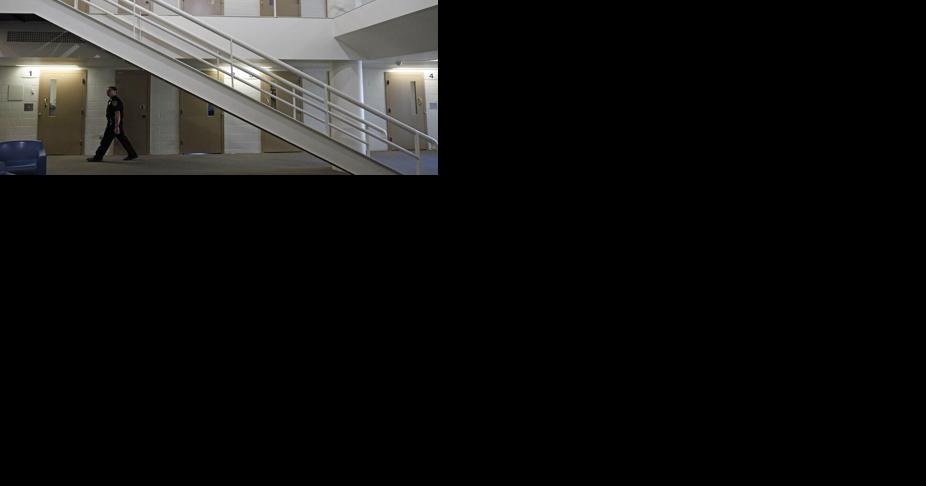 Two Erie County Sheriff's Office employees arrested - Vimarsana News