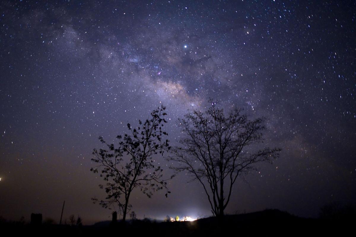 Người New Jersey Don Paul, UFO và quan điểm về người ngoài hành tinh: Bạn tin vào sự tồn tại của UFO và người ngoài hành tinh không? Người New Jersey Don Paul tin rằng chúng ta không thể một mình trong vũ trụ này. Cùng xem video này để biết thêm về quan điểm của anh ta và chứng cứ mà anh ta thu thập được về sự hiện diện của UFO và người ngoài hành tinh nhé!