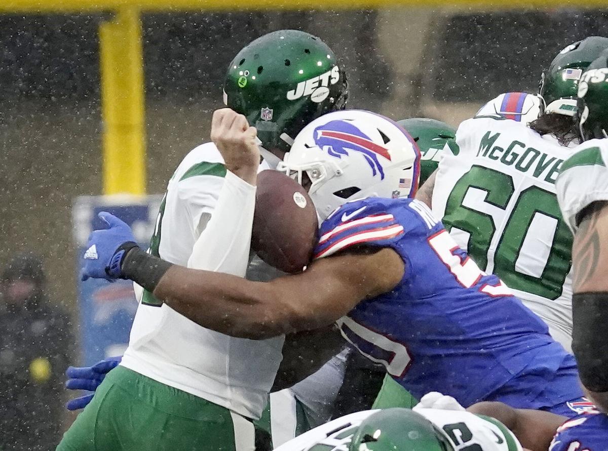 NFL officials miss game-altering penalty in Bills vs. Jets game
