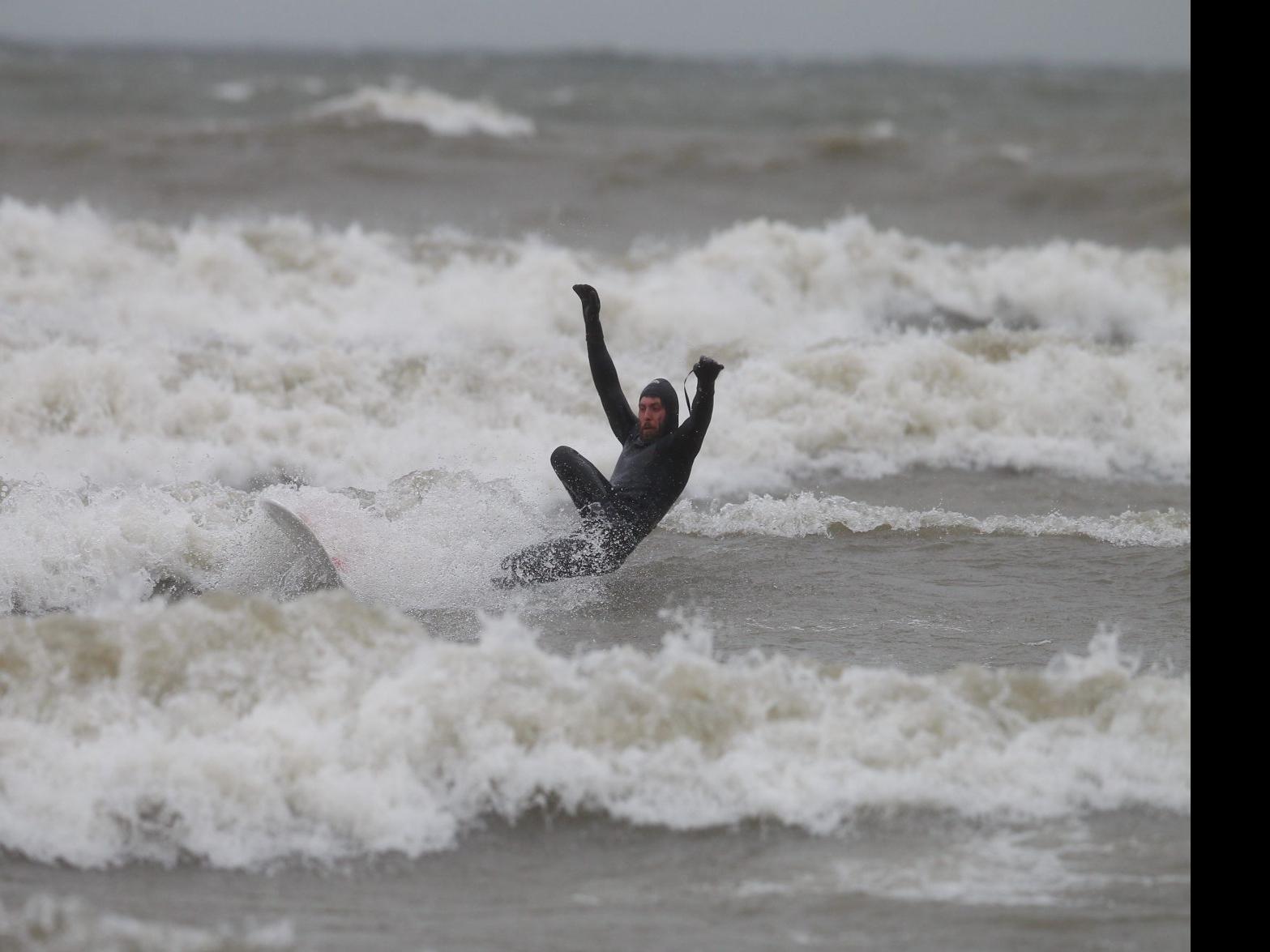 Area S Winter Surfers Hang Ten Despite Freezing Conditions Local News Buffalonews Com