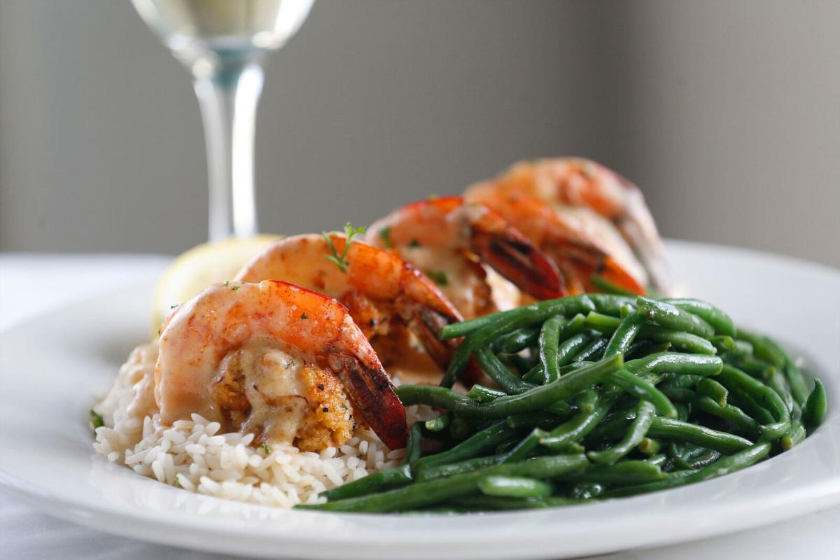 At Hayes Seafood House, a seafood specialist satisfies