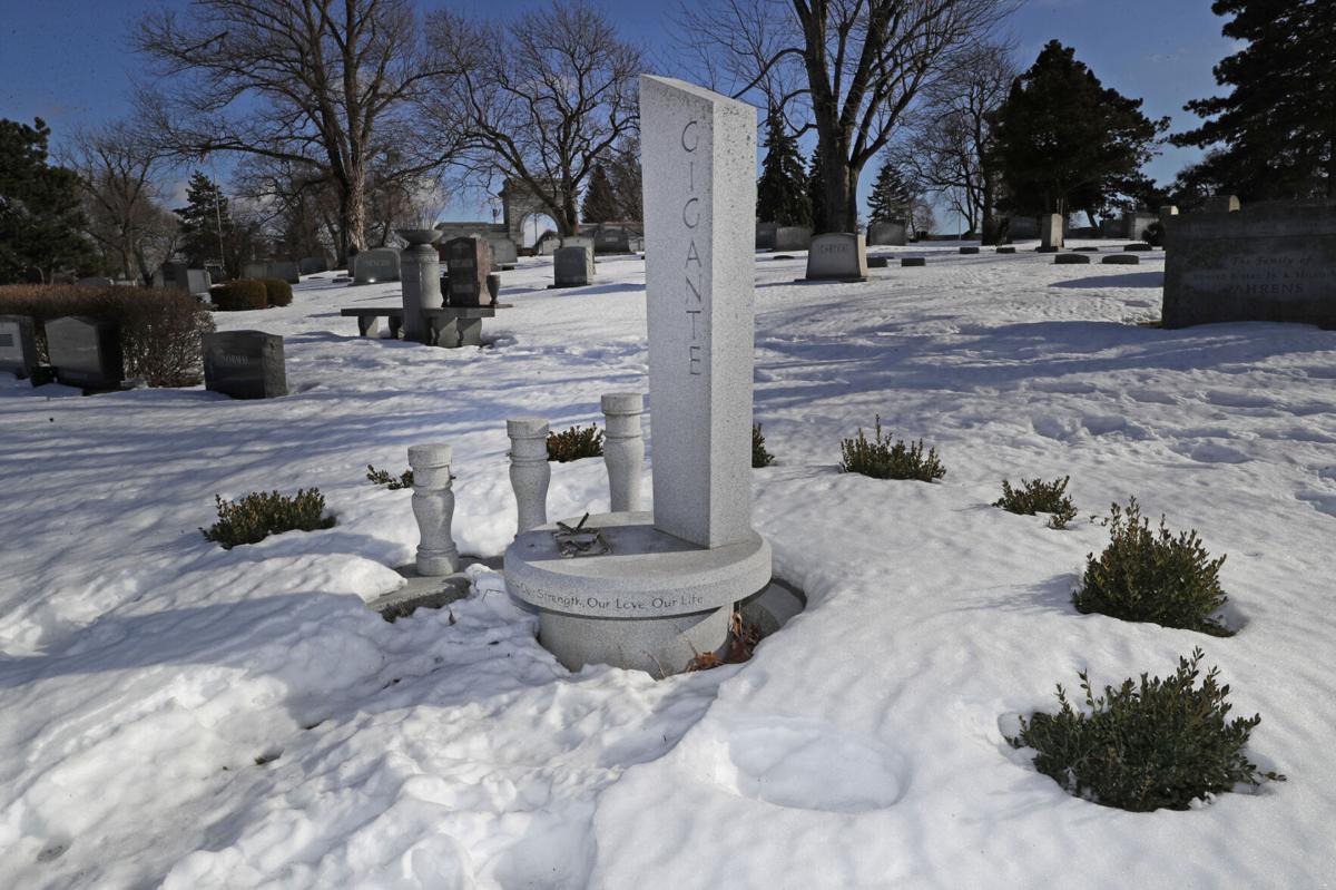 Gigante grave site Forest Lawn (copy)