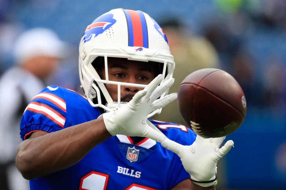 Buffalo Bills wide receiver Isaiah McKenzie scores on a 14 yard pass play -  Gold Medal Impressions