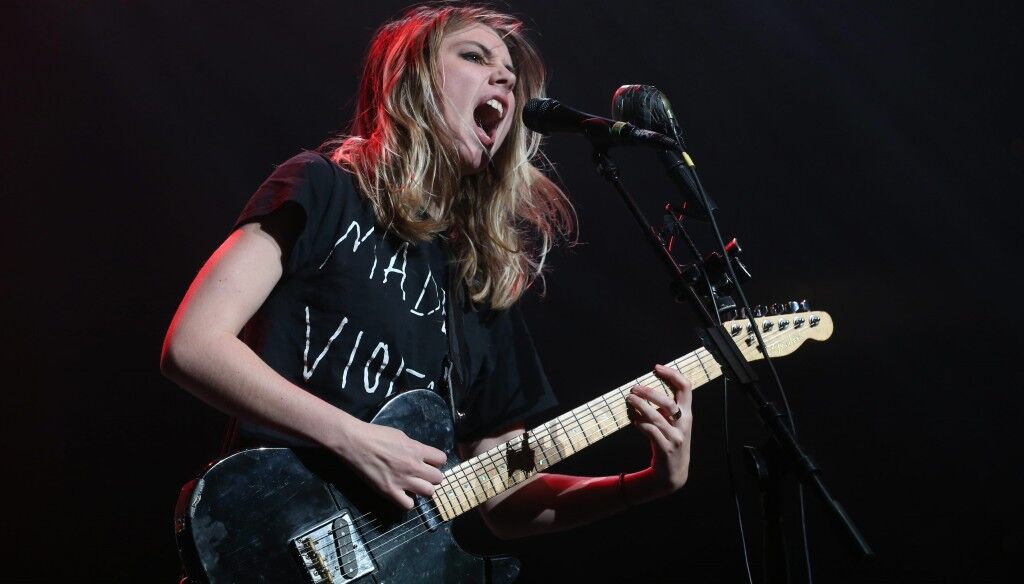 Wolf Alice солистка. Wolf Alice Британская рок-группа. Wolf Alice 2021. Sadie Cleary from Wolf Alice.