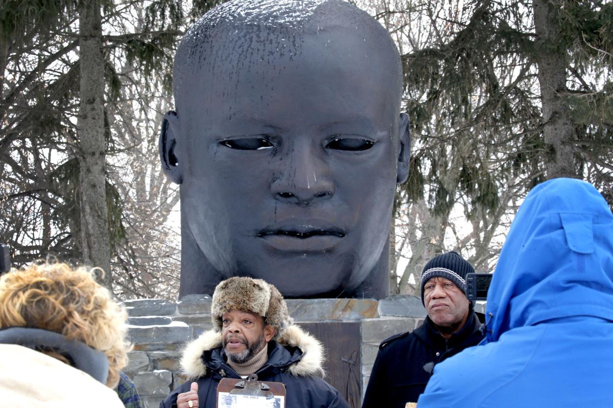 1009487557 mlk statue KIRKHAM