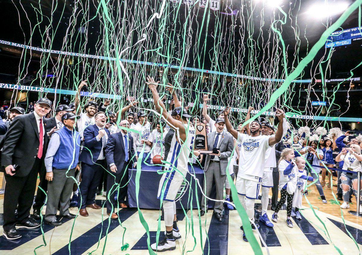 Ub Men S Basketball Wins Mac Tournament With Emphatic Victory