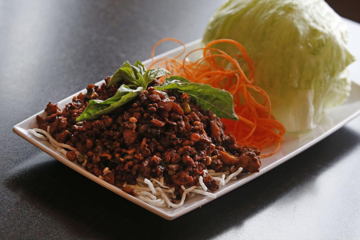 Wok & Roll Chinese restaurant
