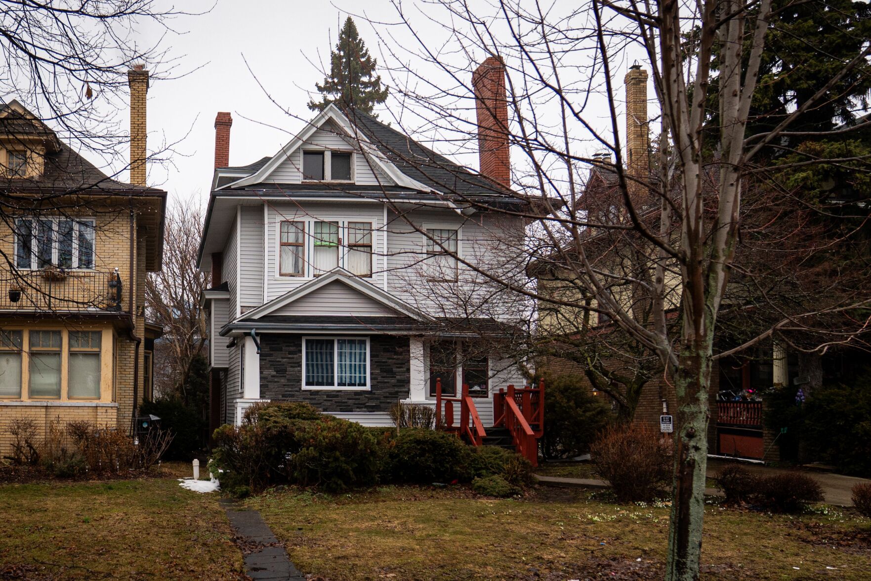 Police fatally shoot man with knife on Minnesota Avenue