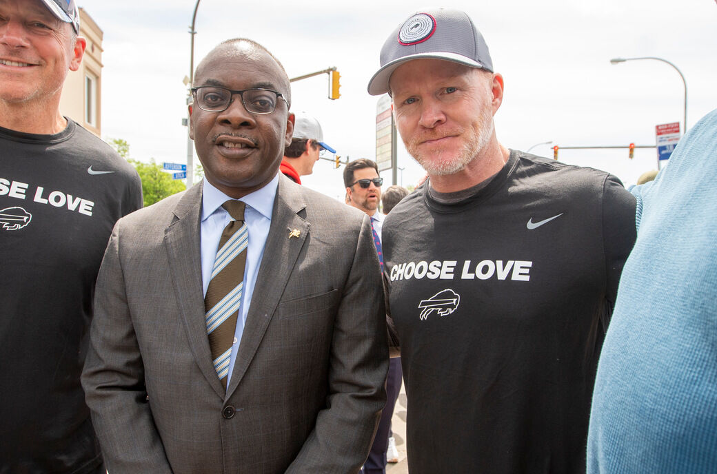 Buffalo Sabres, Buffalo Bandits Buffalo Bills Wearing Choose Love Shirt To  Jefferson Avenue To Serve Lunch To The Community - Hectee