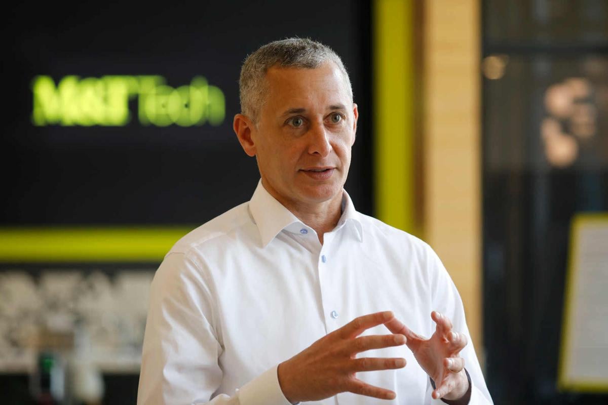 M&T's Jones sees need for banks to rebuild trust