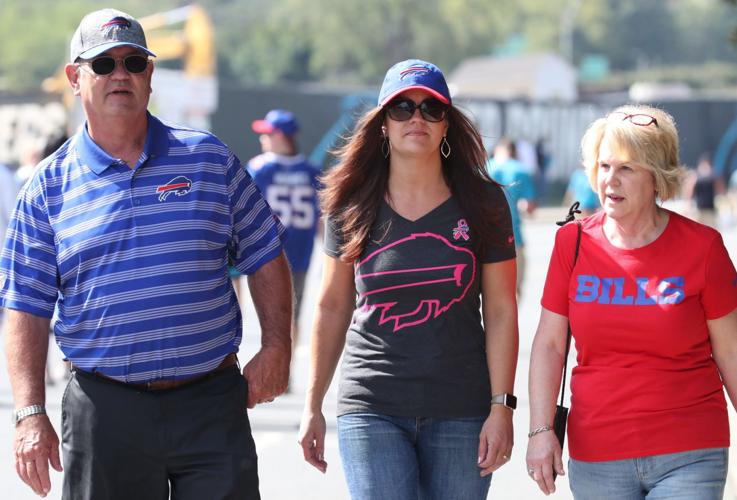Wearing Bills colors, Beane's parents shake the Carolina blues