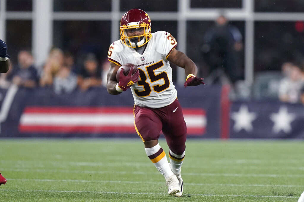 Jaret Patterson of the Washington Football Team runs with the ball in