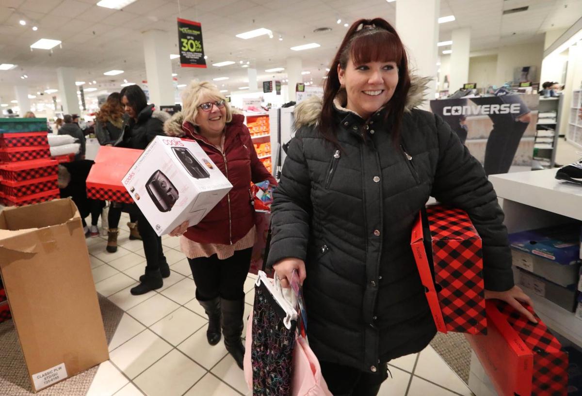 Discount Diva 5 Reasons Stores Are Desperate To Kick Start Black Friday Early This Year Latest Headlines Buffalonews Com