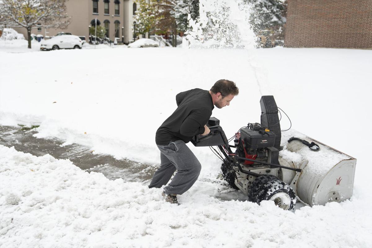 In Buffalo, Surviving Supercharged Snow Takes Planning and Plows