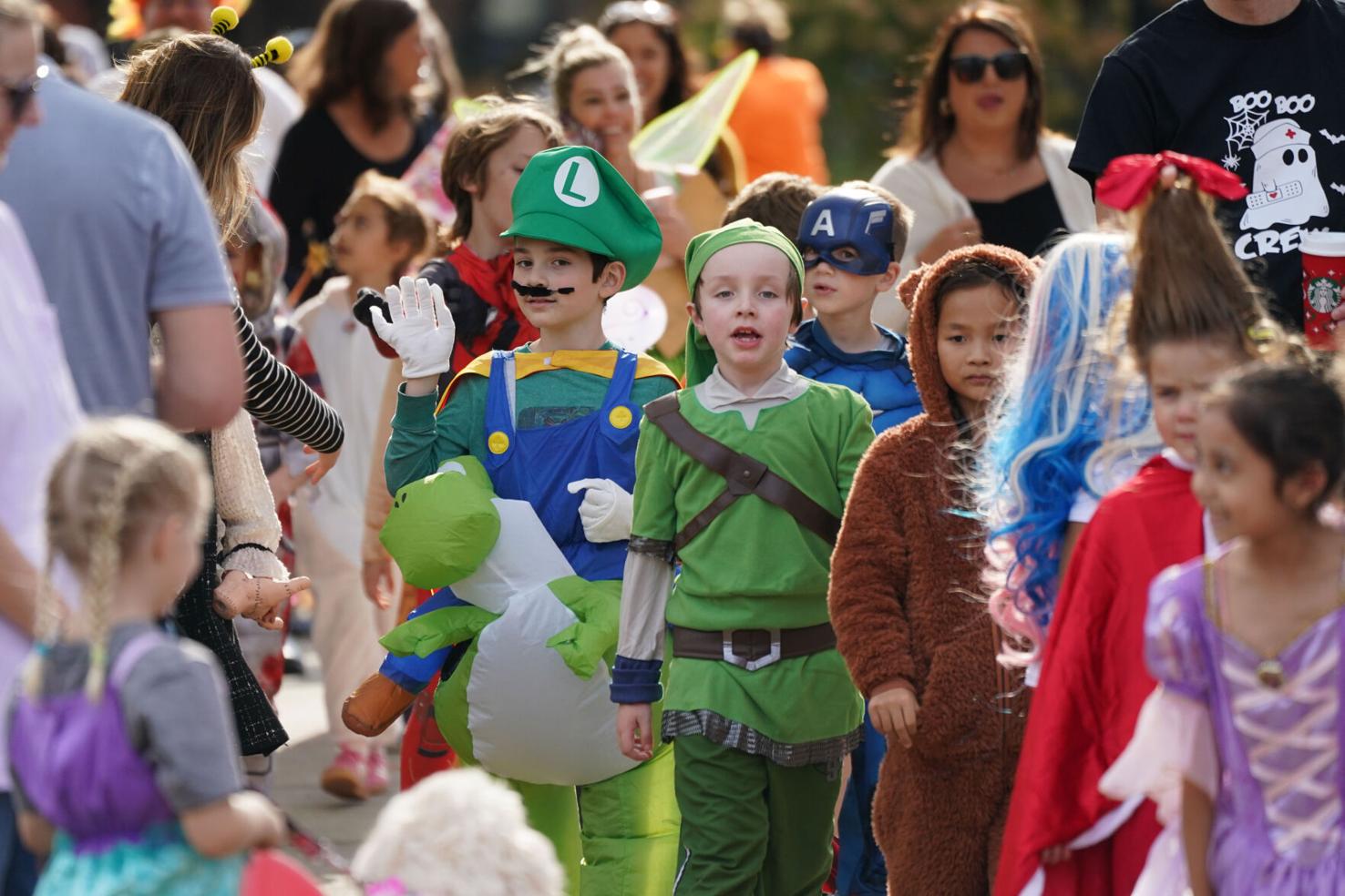 Photos Halloween parade at Olmsted School 64