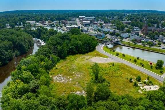 Architecture, indigenous studies professors receive Mellon grant to plan public greenspace in Medina