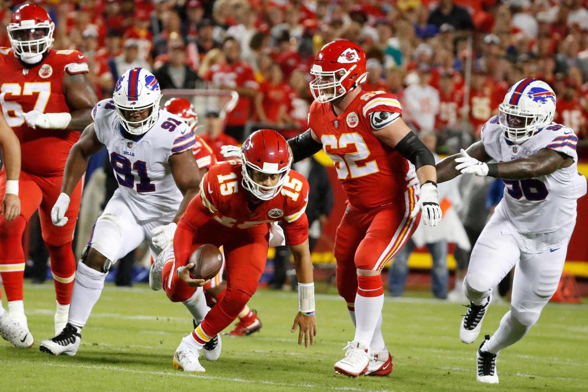 Bills vs. Chiefs delayed by inclement weather at halftime