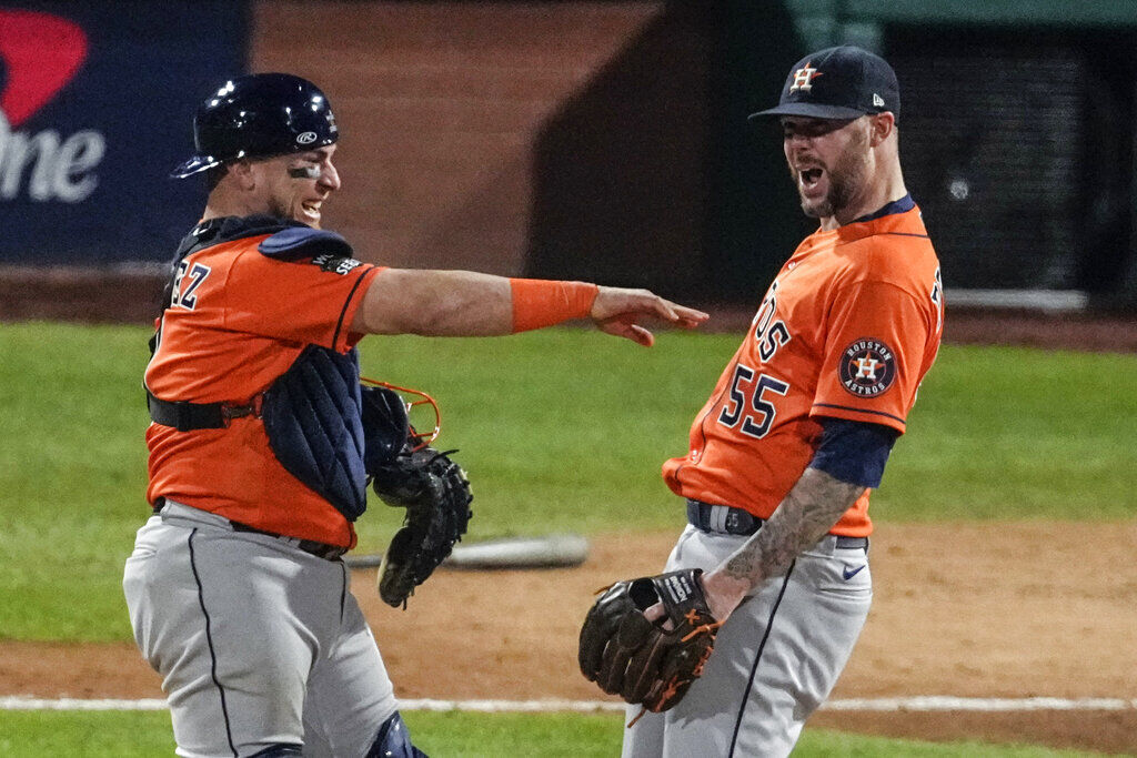 Astros' Javier Pitches No-Hitter in World Series Game 4, Beating Phillies  5-0 - Bloomberg