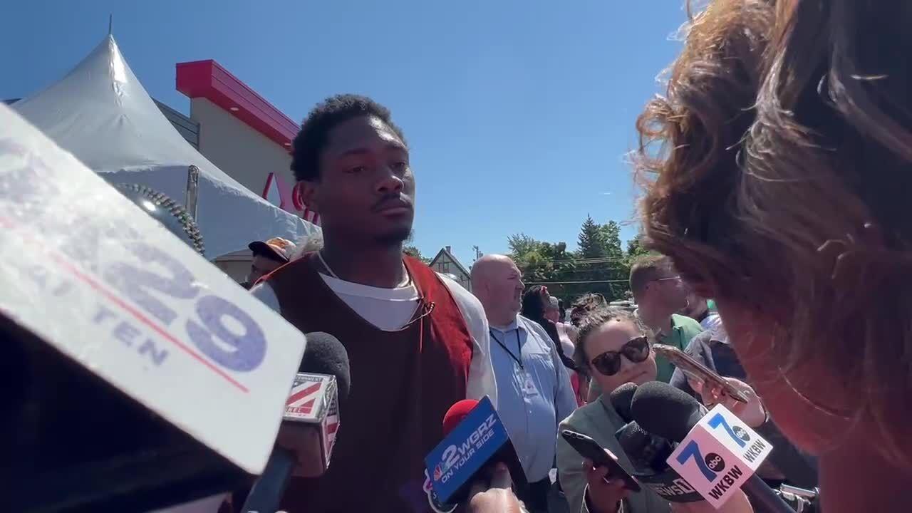 Stefon Diggs hosts backpack giveaway to students in east Buffalo