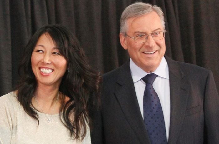 Pegula to buy Bills; vows to keep team in western New York