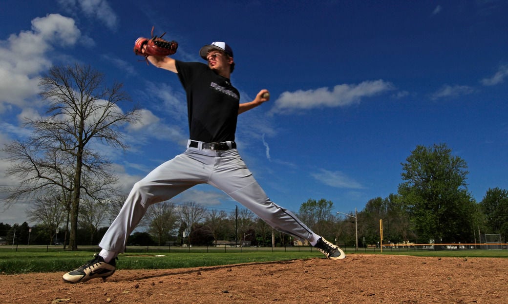 Baseball Clipart - baseball_pitcher_throwing_ball_1 - Classroom Clipart