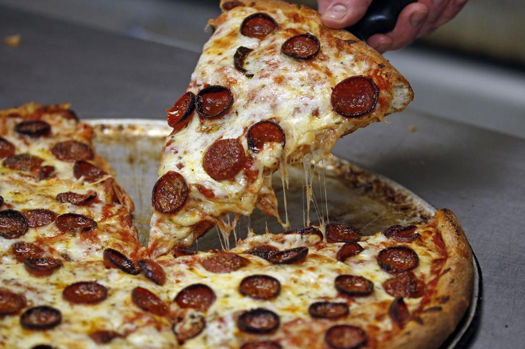 Buffalo pizza review: Chick-N-Pizza Works rises with its ...