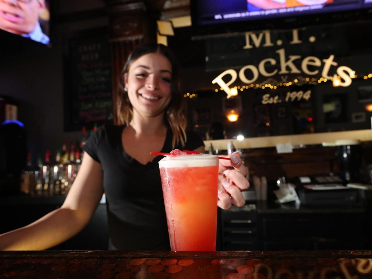 M T Pockets Bar Grill Bar Feature Dining Buffalonews Com M T Pockets Bar Grill Bar Feature Dining Buffalonews Com