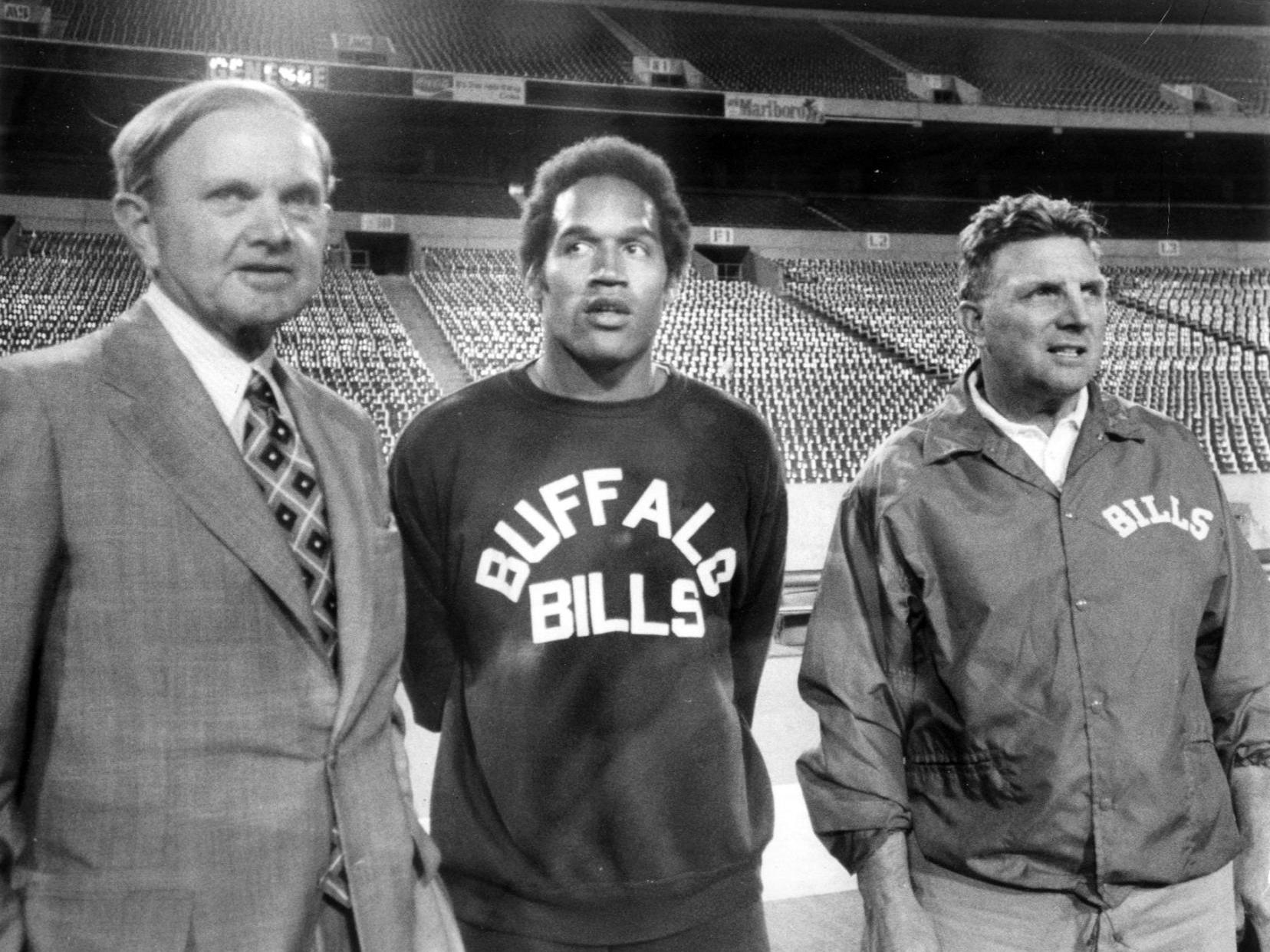 O J Simpson Tried To Exit Nfl But Says Ralph Wilson Pulled Him Back Buffalo Bills News Nfl Buffalonews Com O J Simpson Tried To Exit Nfl But Says Ralph Wilson Pulled Him Back Buffalo Bills News Nfl Buffalonews Com
