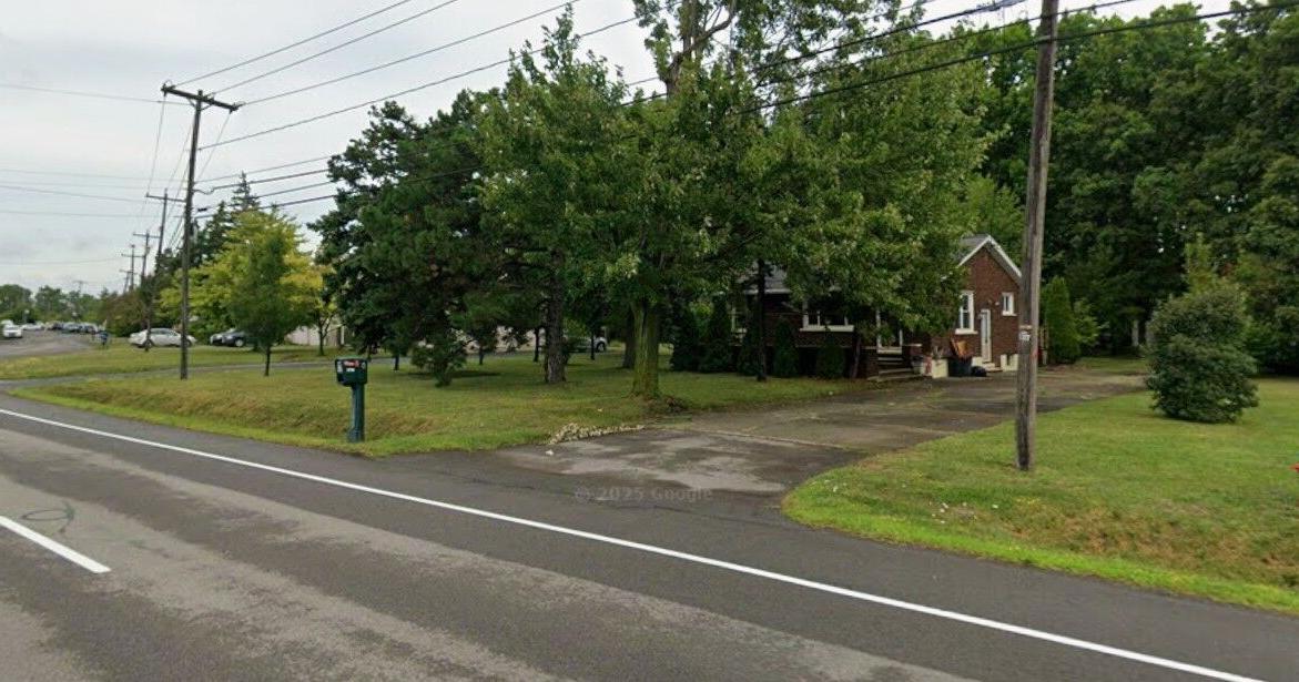 Townhomes planned near Amazon warehouse site in Town of Niagara. Neighbors don't like it