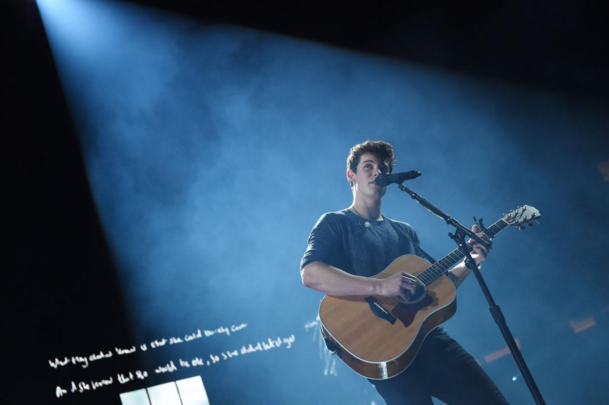 Mendes Concert Offers A Preview Of Second Album Music Buffalonews Com