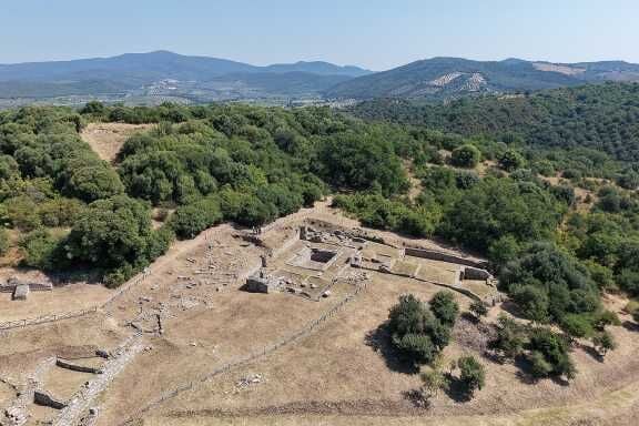 University at Buffalo excavations in ancient Italy reveal economic and medieval history