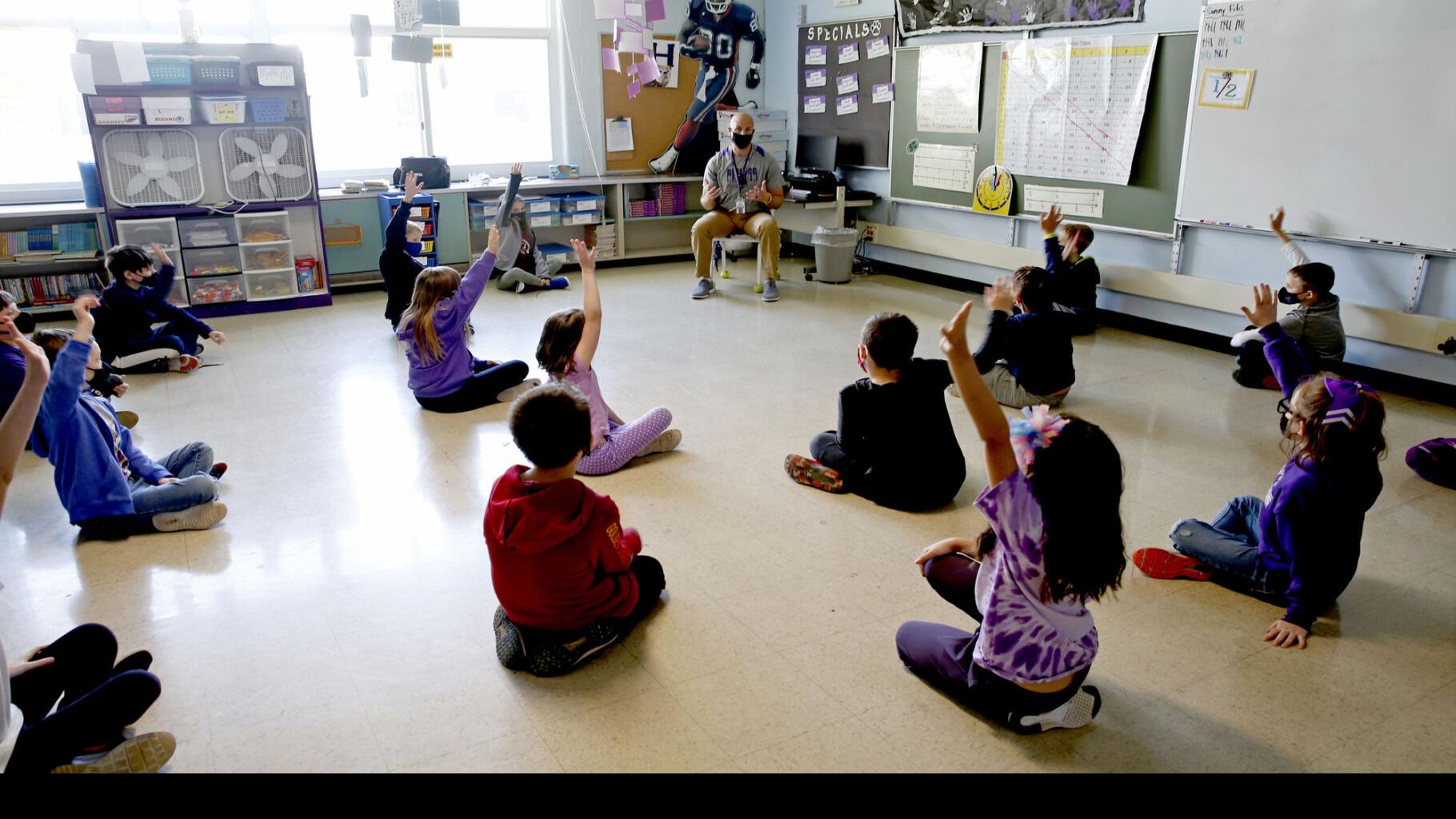 Bps Students And Staff Will Be Required To Wear Masks In September Education Buffalonews Com