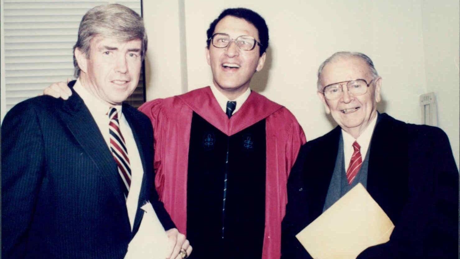 Erik Brady: Sandy Greenberg's quest for sight found solace and hope in Darkness, his old friend - Vimarsana News