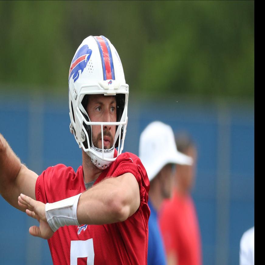Davis Webb S Value To Bills Goes Beyond His Roster Status Buffalo Bills News Nfl Buffalonews Com