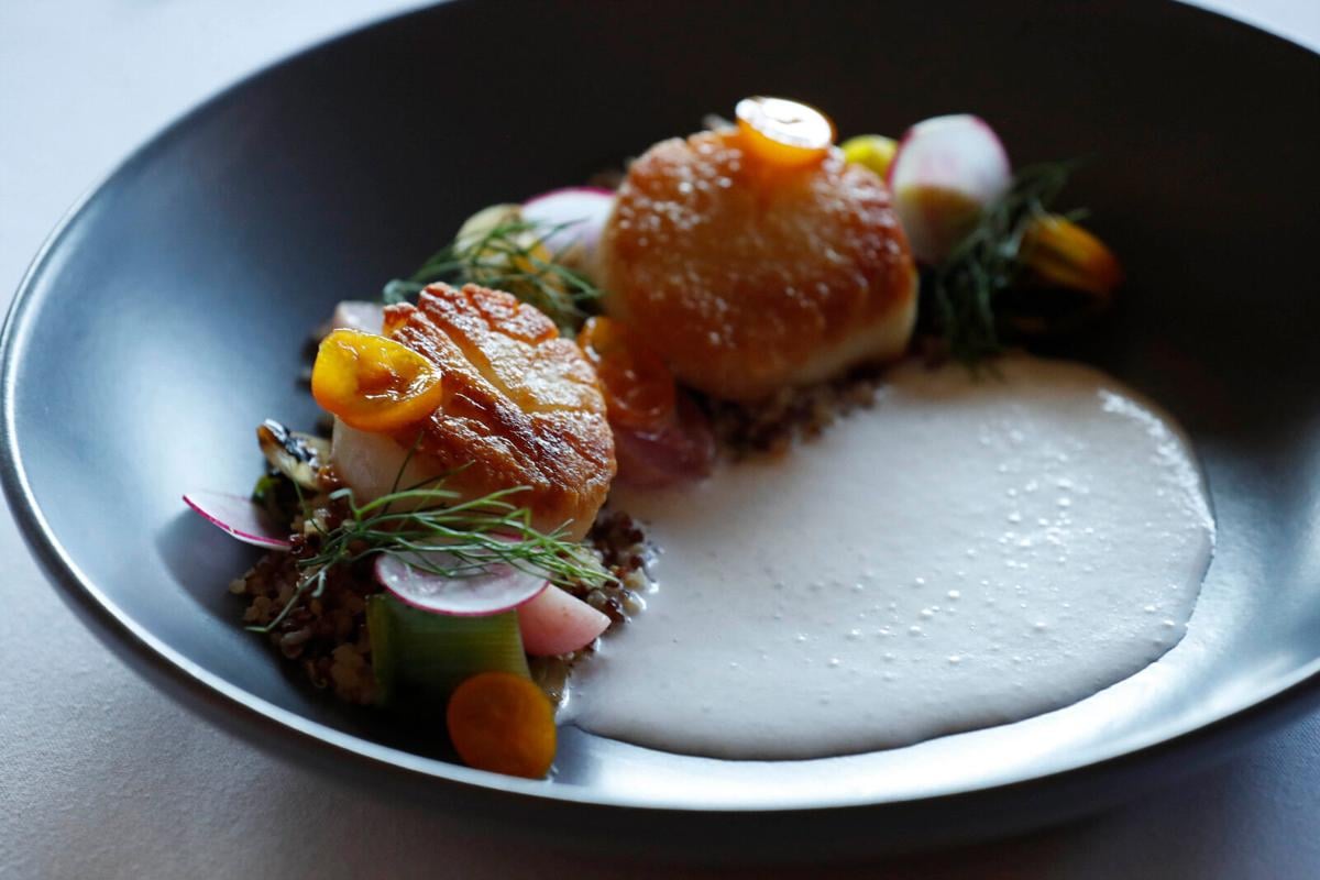 At Oliver S Reassurance That Fine Dining Lives On Restaurants Buffalonews Com