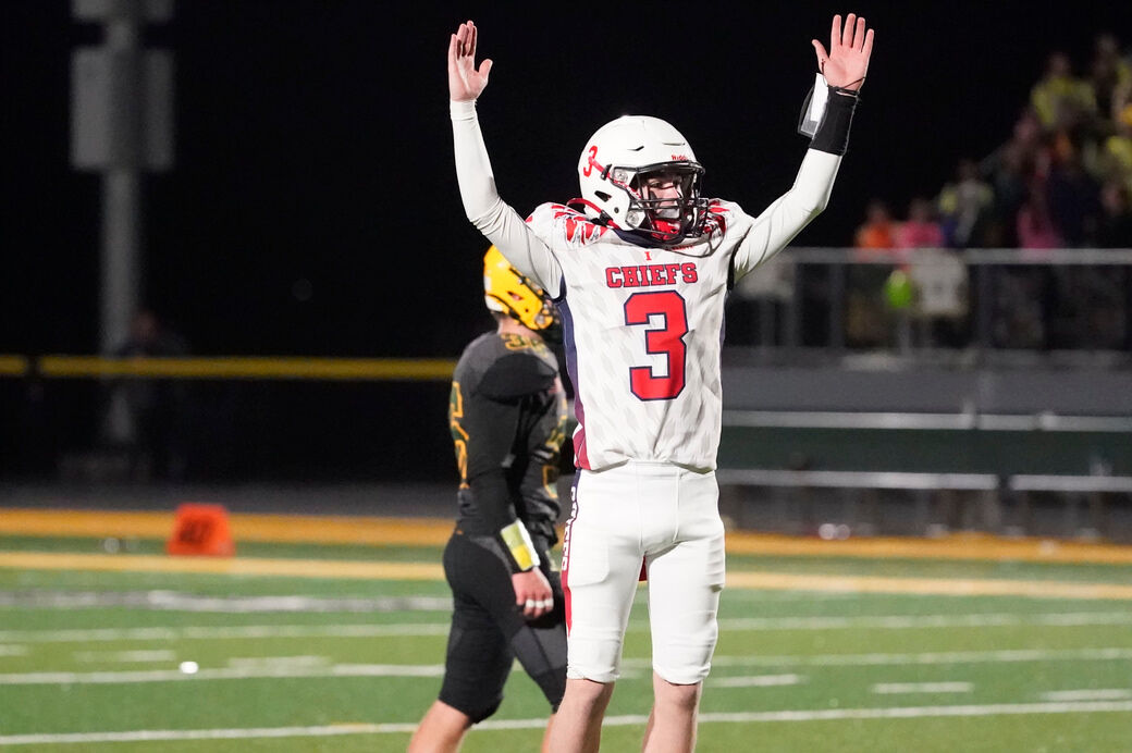 Iroquois wins third straight B1 title following 328 win against West