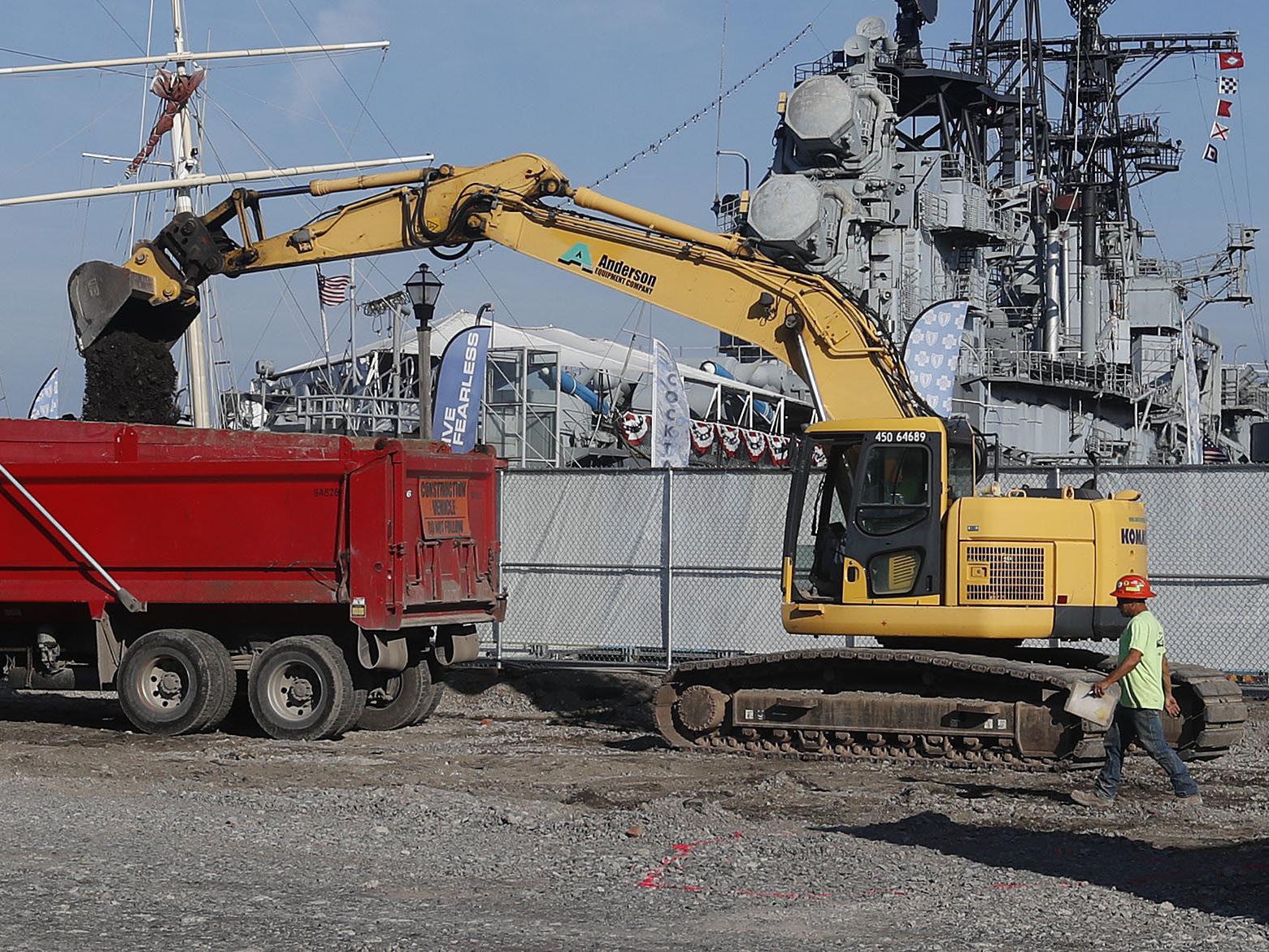 Construction Of Long Awaited Longshed Underway At Canalside Local News Buffalonews Com