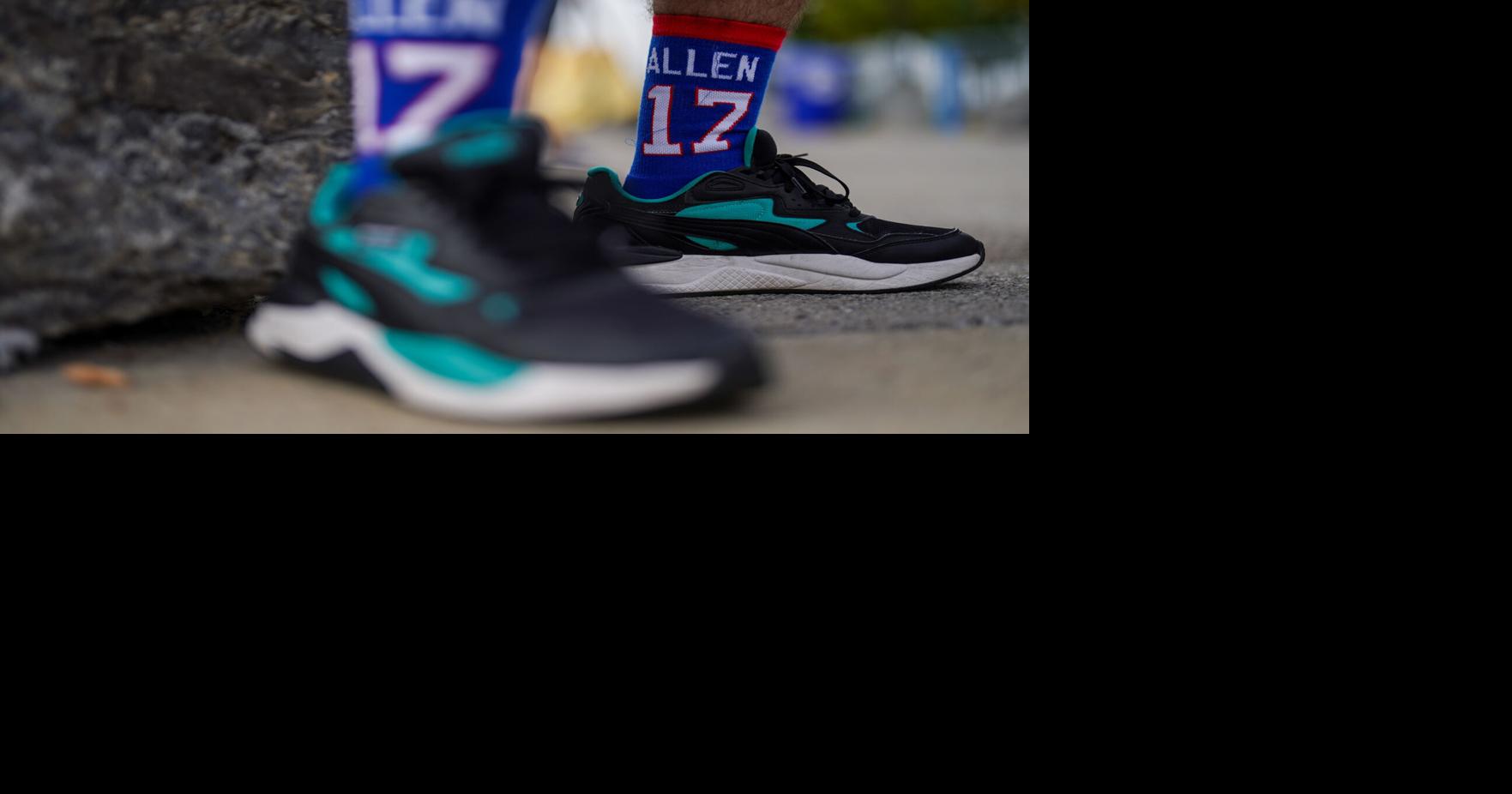 Elmwood Avenue sock store closes