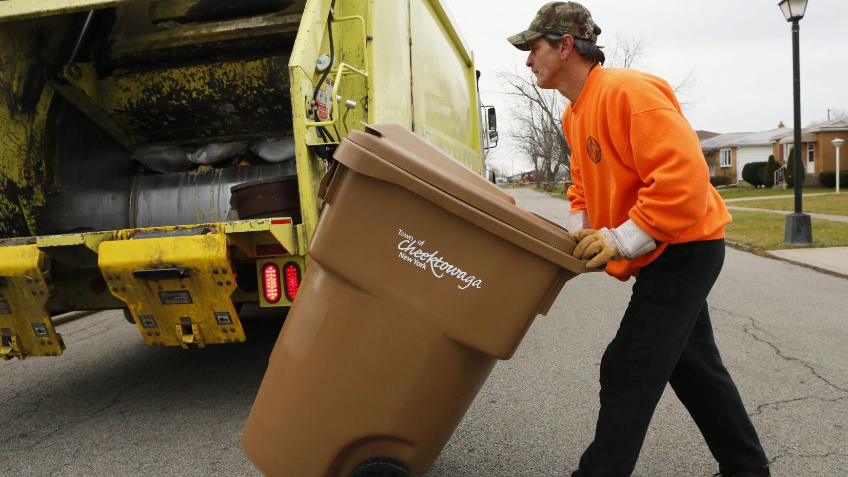 Christmas 2021 Garbage Collection Cheektowaga Ny Garbage Totes Hit Cheektowaga Streets As Town Implements New Program Local News Buffalonews Com Christmas 2021 Garbage Collection Cheektowaga Ny Garbage Totes Hit Cheektowaga Streets As Town Implements New Program Local News Buffalonews Com