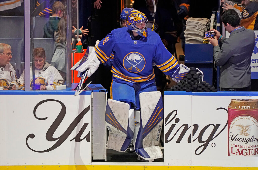 Buffalo Sabres still need goaltender help despite re-signing Anderson