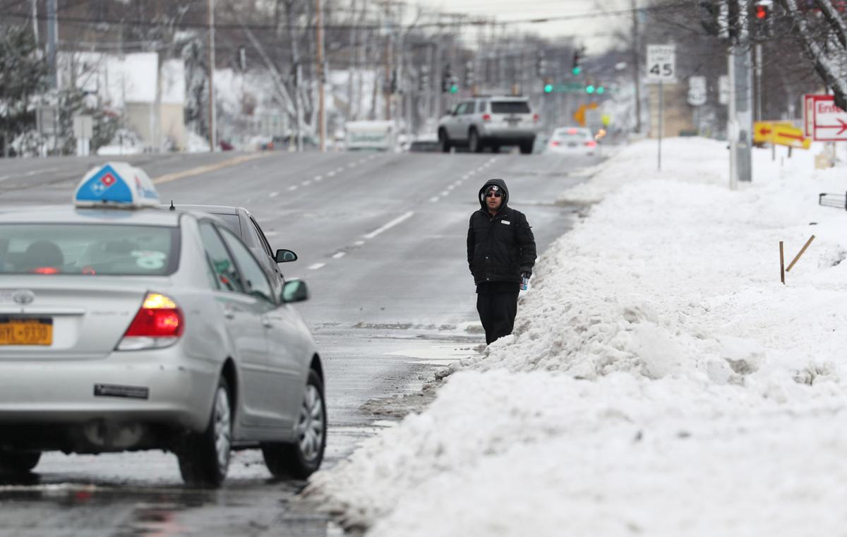 personale bruger At adskille After flurry of fines in 2015, few in Amherst pay price for snow-clogged  sidewalks | Local News | buffalonews.com
