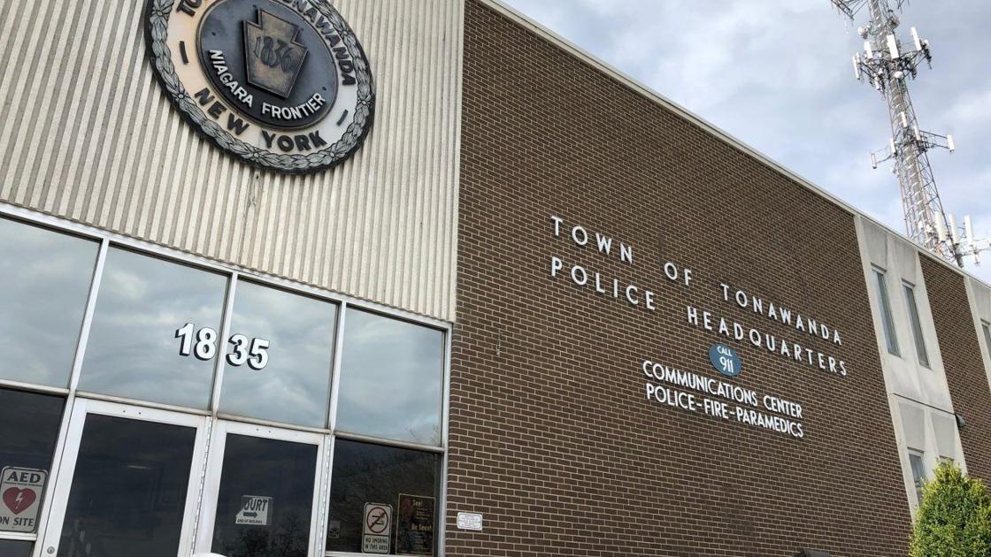 Tonawanda fires town cop suspended four times since 2017 | Local News