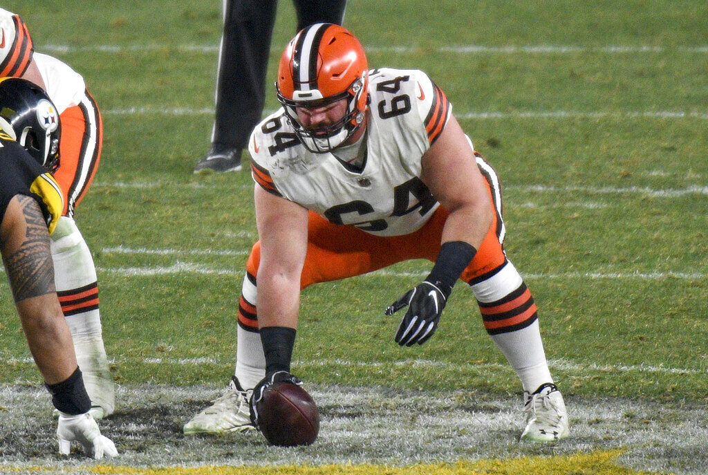 Browns release C JC Tretter